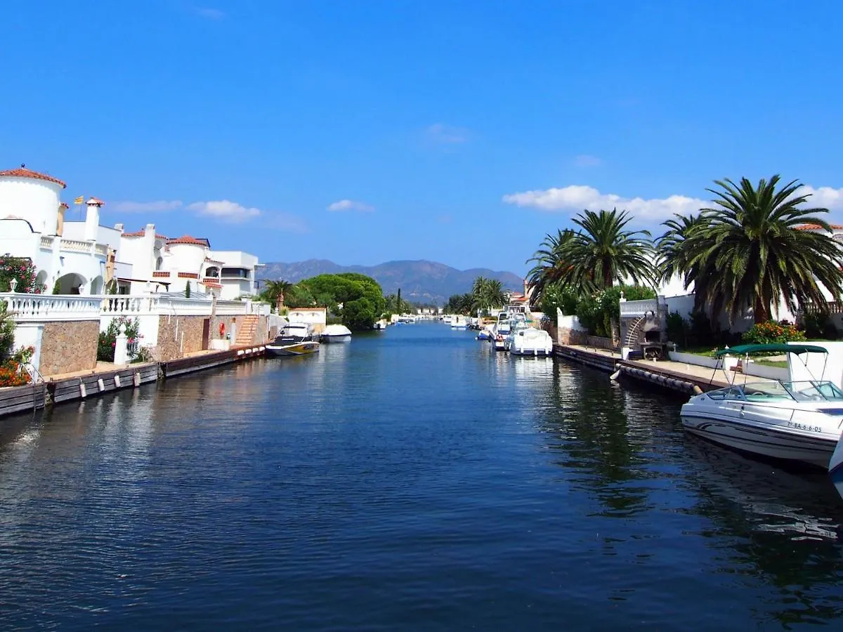Holiday Home Peni By Interhome Empuriabrava